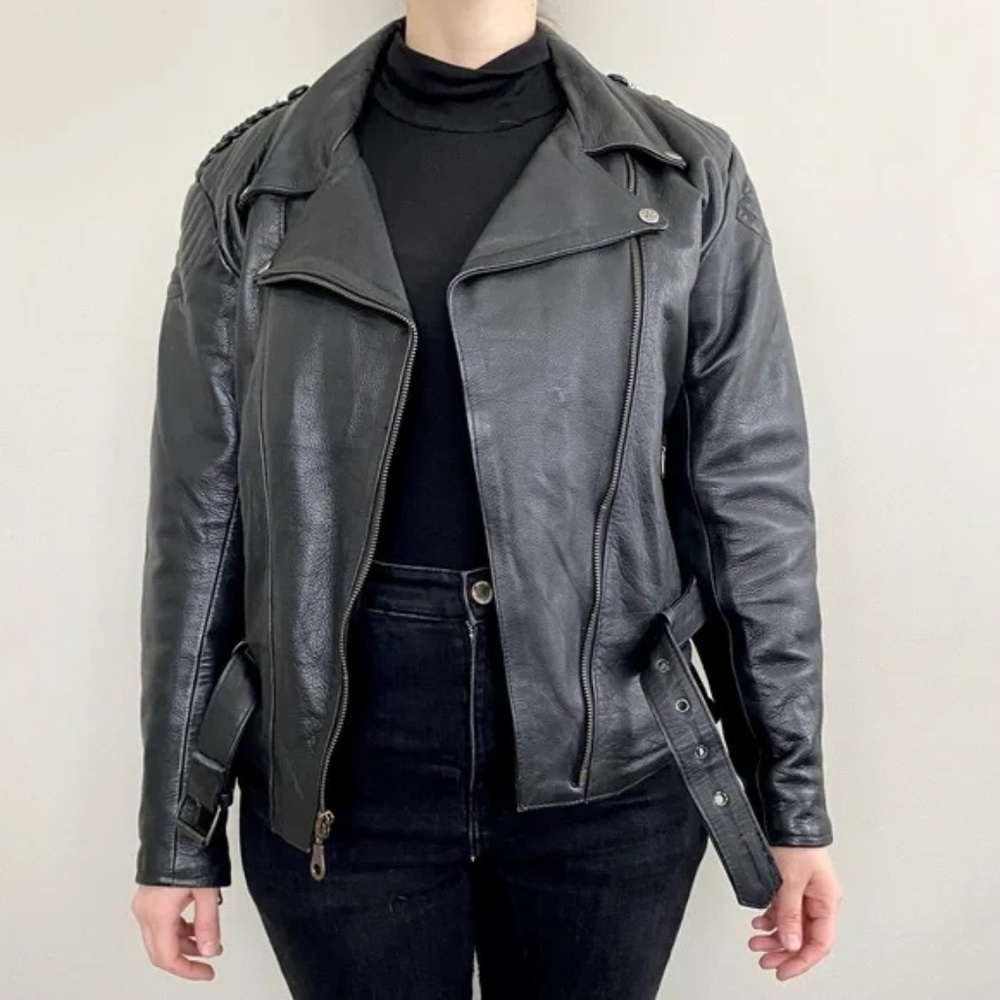 Vintage UK genuine leather moto jacket. 🖤